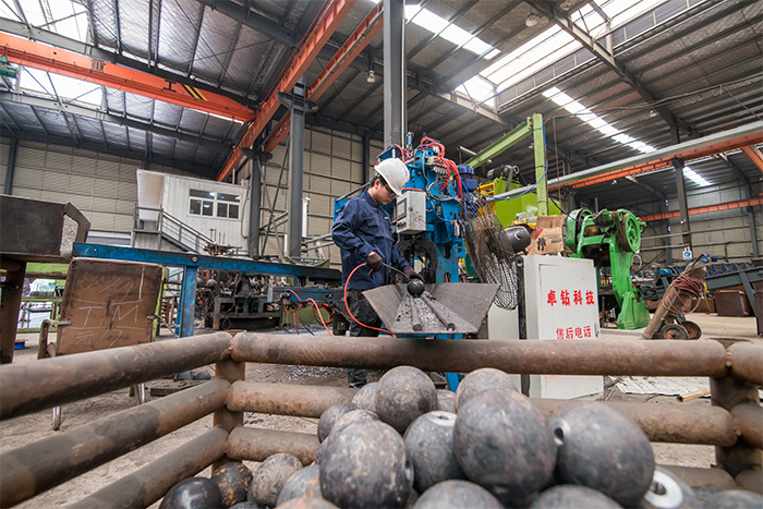 和田网架配件-螺栓球加工车间